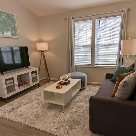 Contemporary 2-Bedroom Close To Downtown, Dining Γιουτζίν Εξωτερικό φωτογραφία