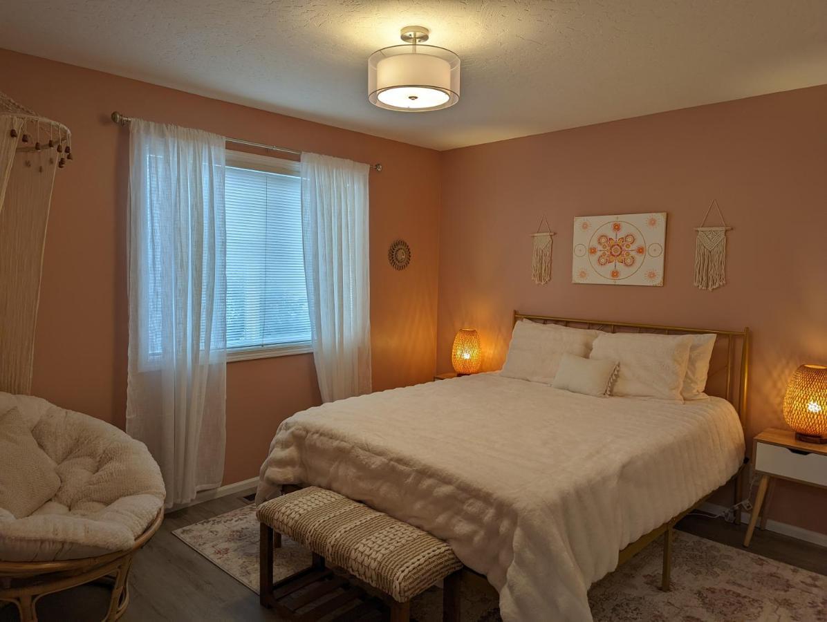 Contemporary 2-Bedroom Close To Downtown, Dining Γιουτζίν Εξωτερικό φωτογραφία