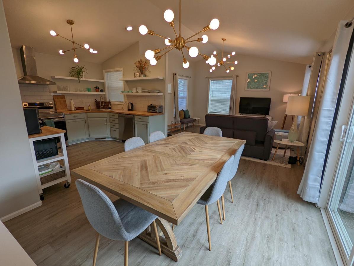 Contemporary 2-Bedroom Close To Downtown, Dining Γιουτζίν Εξωτερικό φωτογραφία